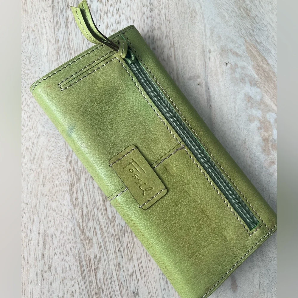 Fossil quality wallet